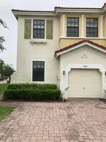1740 SW Via Rossa Port St Lucie FL 34953
