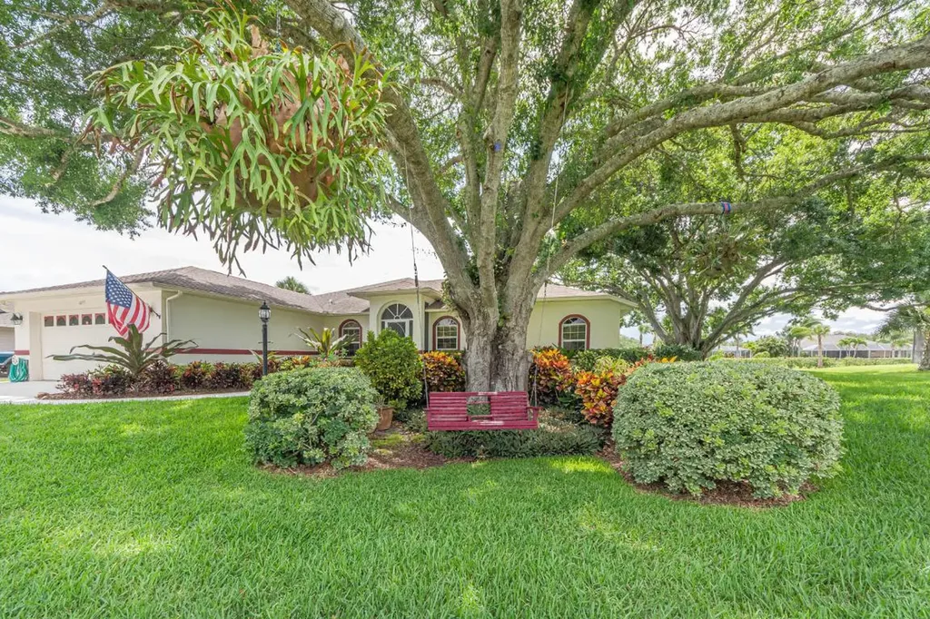 1055 47th Avenue SW Vero Beach FL 32968