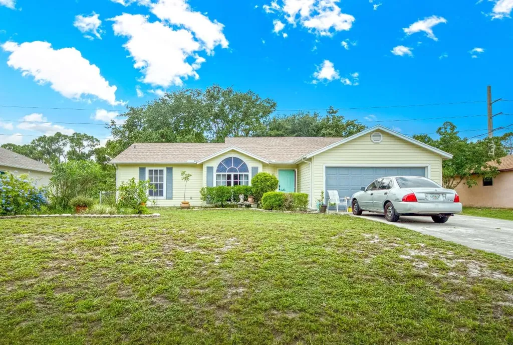 3291 SE Quay Street Port St Lucie FL 34984