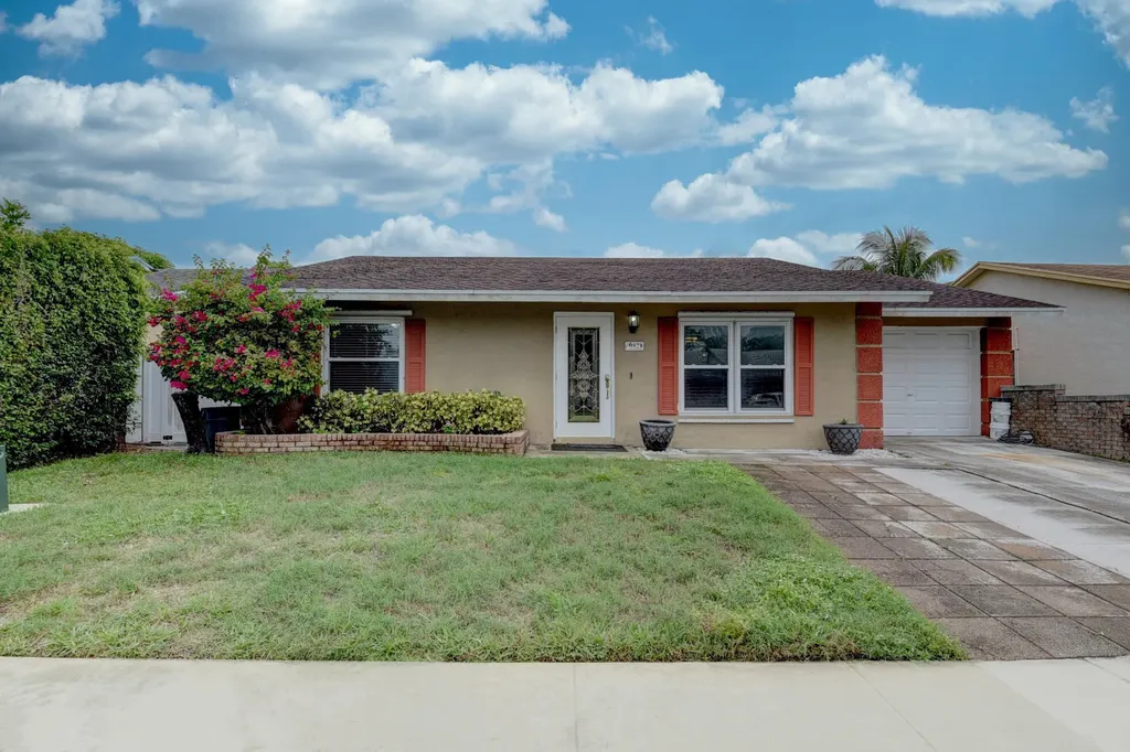 6171 Honeywood Way Lake Worth FL 33463