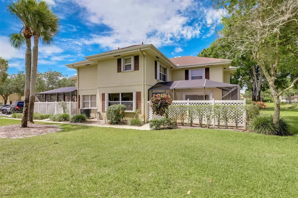 39 Essex Court Royal Palm Beach FL 33411