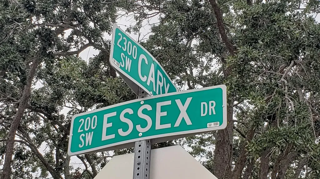 135 SW Essex Drive Port St Lucie FL 34984