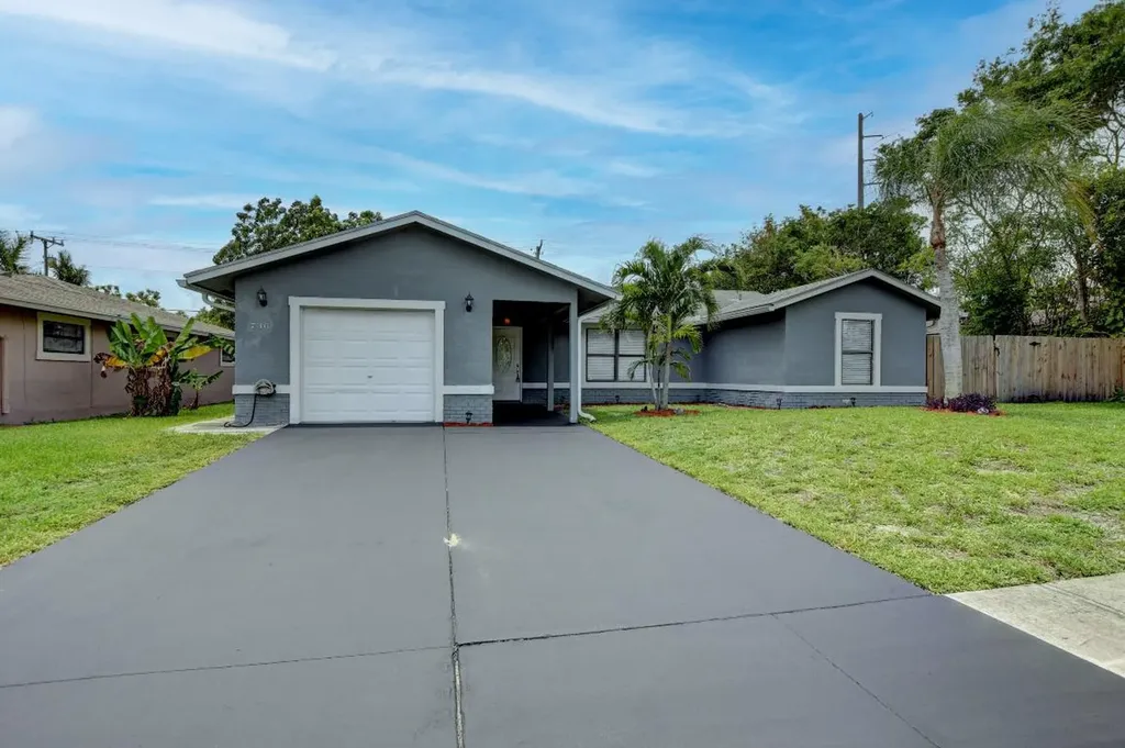 736 W Ocean Avenue Boynton Beach FL 33426