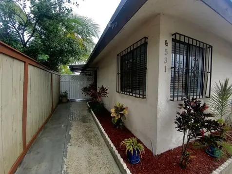 6531 Harbour Road North Lauderdale FL 33068