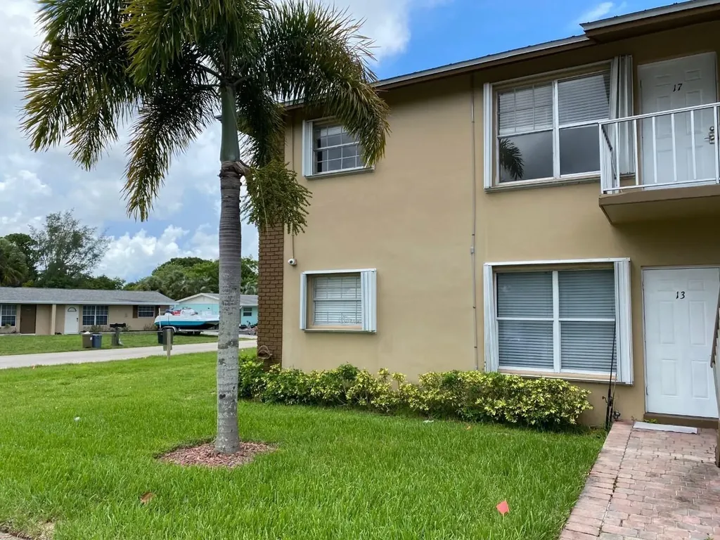 3 SW Hideaway Place Stuart FL 34994