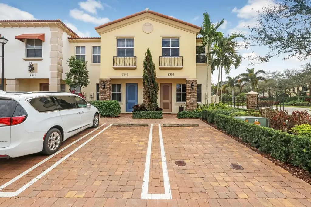 8352 Cocoplum Sound Lane West Palm Beach FL 33411