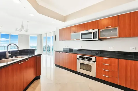 2650 Lake Shore Drive Riviera Beach FL 33404