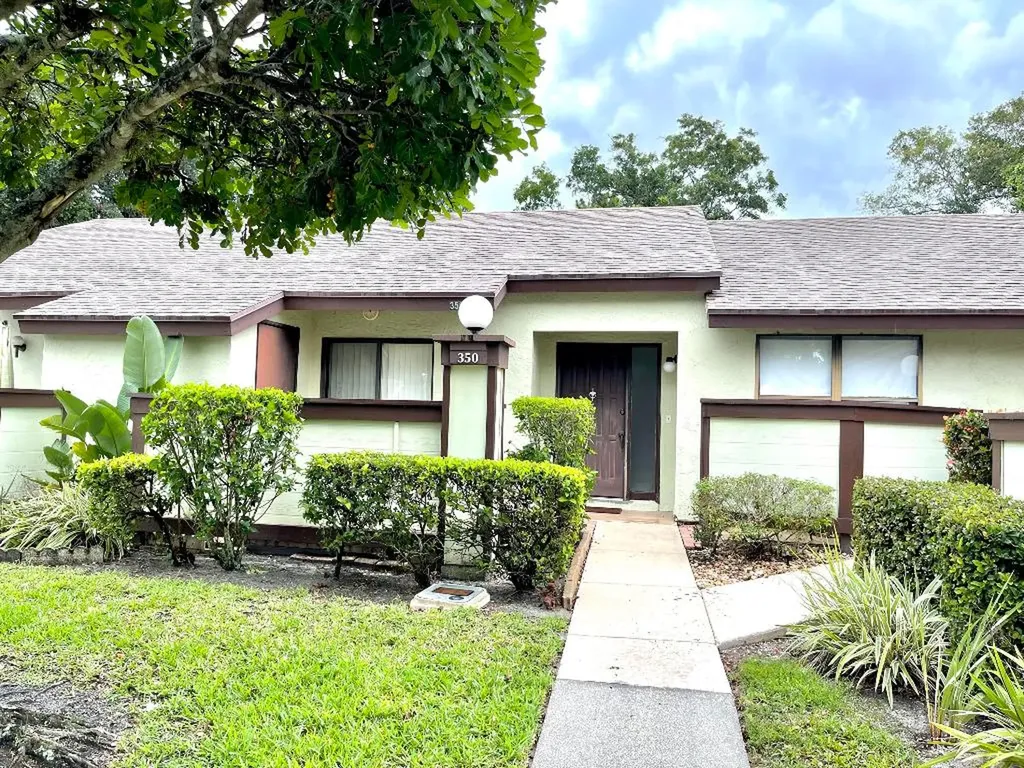 350 Quincy Court Royal Palm Beach FL 33411