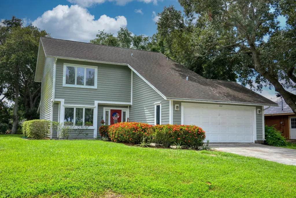 682 SW Bacon Terrace Port St Lucie FL 34953
