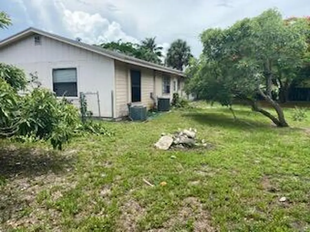 8830 Lyndall Lane Palm Beach Gardens FL 33403