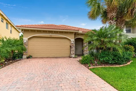 918 NW Leonardo Circle Port St Lucie FL 34986