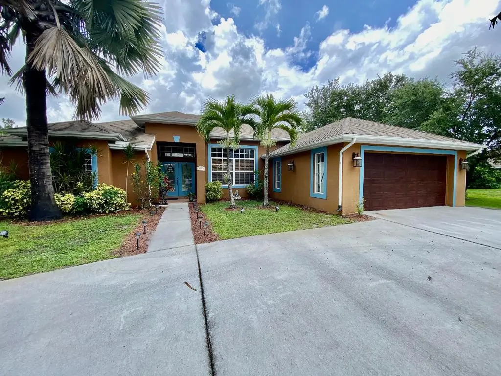 5922 NW Hann Drive Port St Lucie FL 34986
