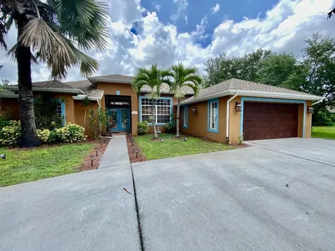 5922 NW Hann Drive Port St Lucie FL 34986