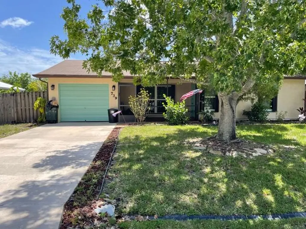 739 SW Hogan Street Port St Lucie FL 34983
