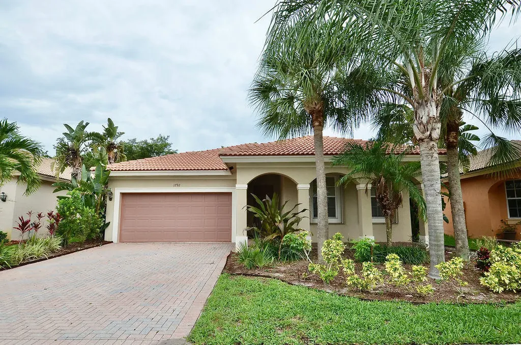 1792 SW Jamesport Drive Port St Lucie FL 34953