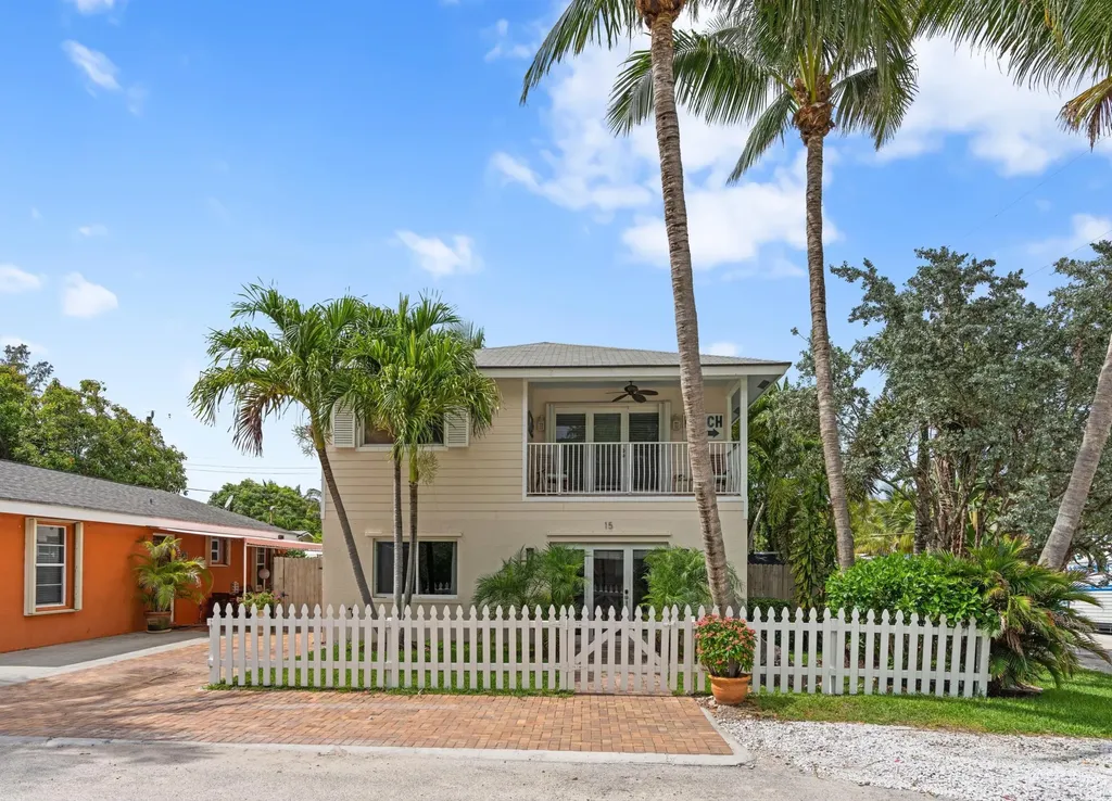 15 East Avenue Boynton Beach FL 33435