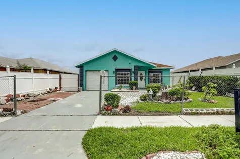 2652 W 28th Street Riviera Beach FL 33404