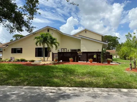 1702 SE Balmoral Court Port St Lucie FL 34952