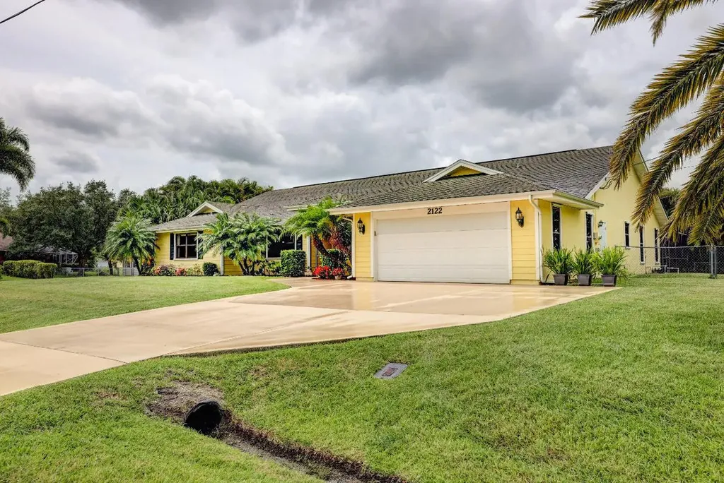 2122 SW Cadiz Avenue Port St Lucie FL 34953