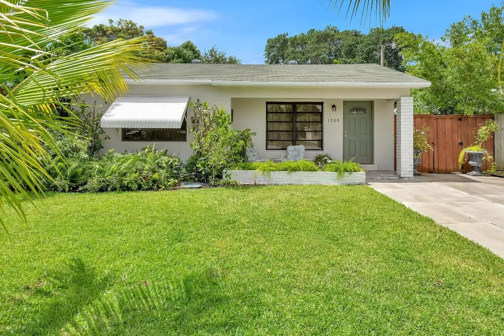 1505 18th Avenue N Lake Worth Beach FL 33460