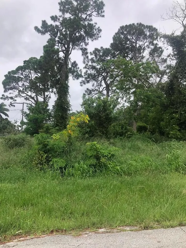 1026 SE Lansdowne Avenue Port St Lucie FL 34983