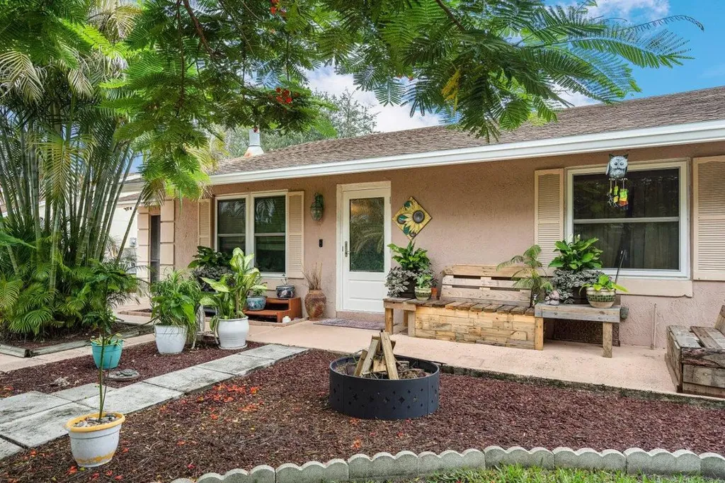 7349 Cocoanut Drive Lake Worth FL 33467