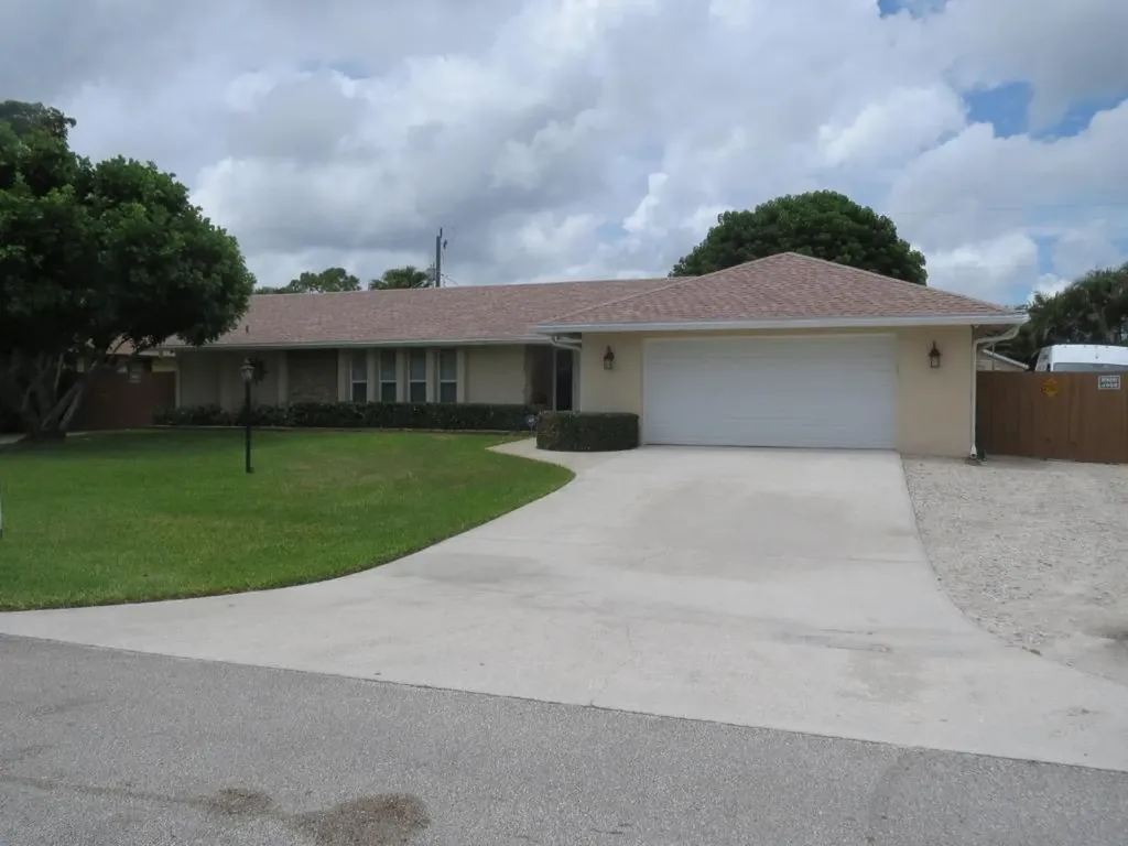 38 W Rubber Tree Drive Lake Worth FL 33467