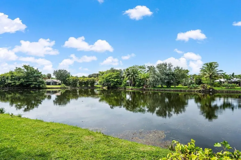 9830 NW 1st Manor Coral Springs FL 33071