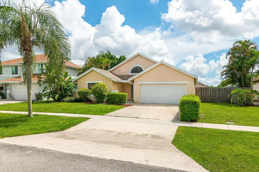22502 Grouper Court Boca Raton FL 33428