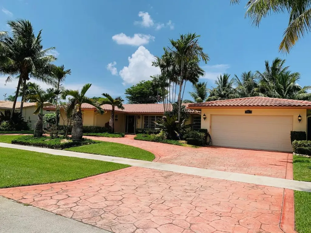 5010 Jackson Street Hollywood FL 33021