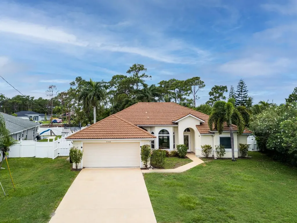 6122 NW Durian Street Port St Lucie FL 34986