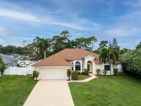 6122 NW Durian Street Port St Lucie FL 34986