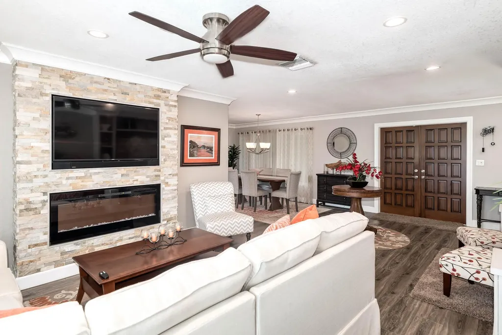 106 Mallard Court Royal Palm Beach FL 33411
