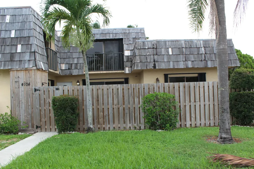 4104 Waterview Circle Palm Springs FL 33461