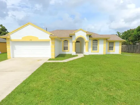 1243 SE Wave Lane Port St Lucie FL 34983