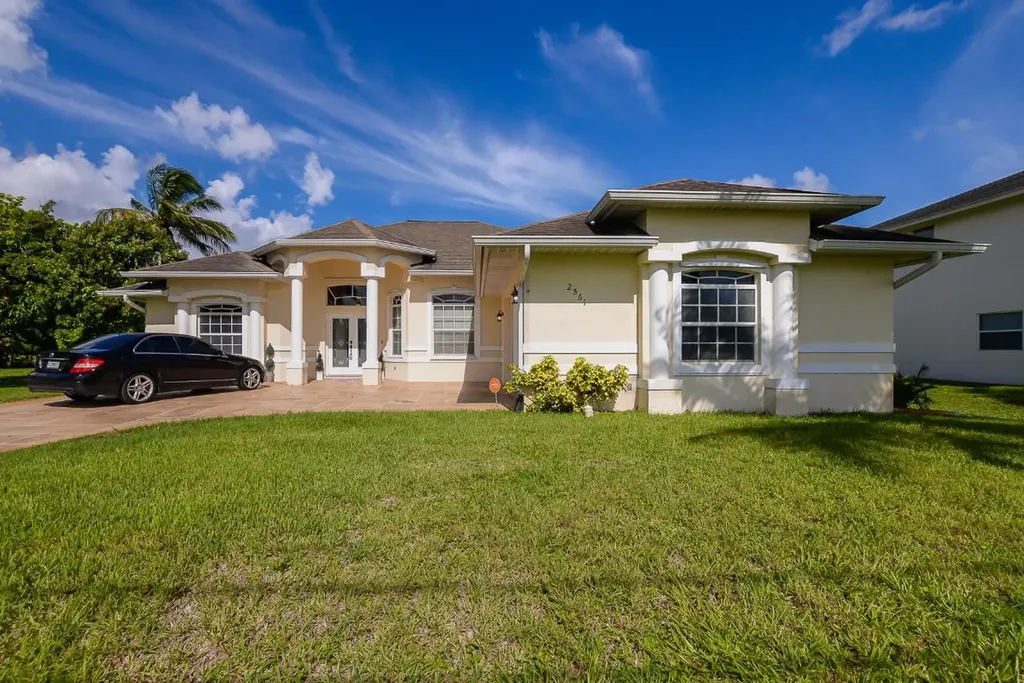 2561 SW National Circle Port St Lucie FL 34953