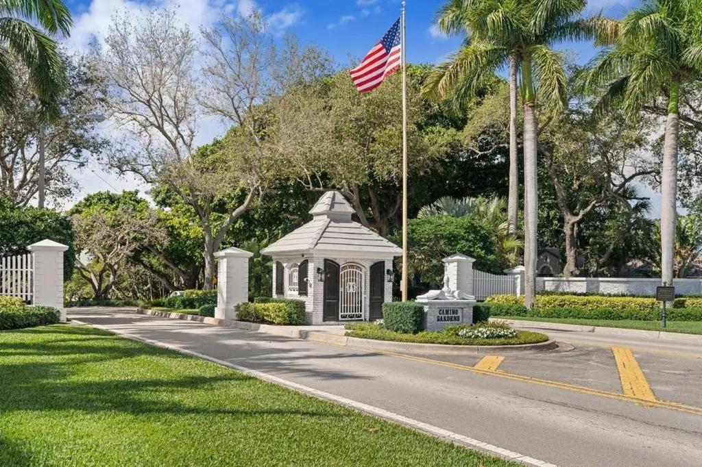 755 Apple Tree Lane Boca Raton FL 33486