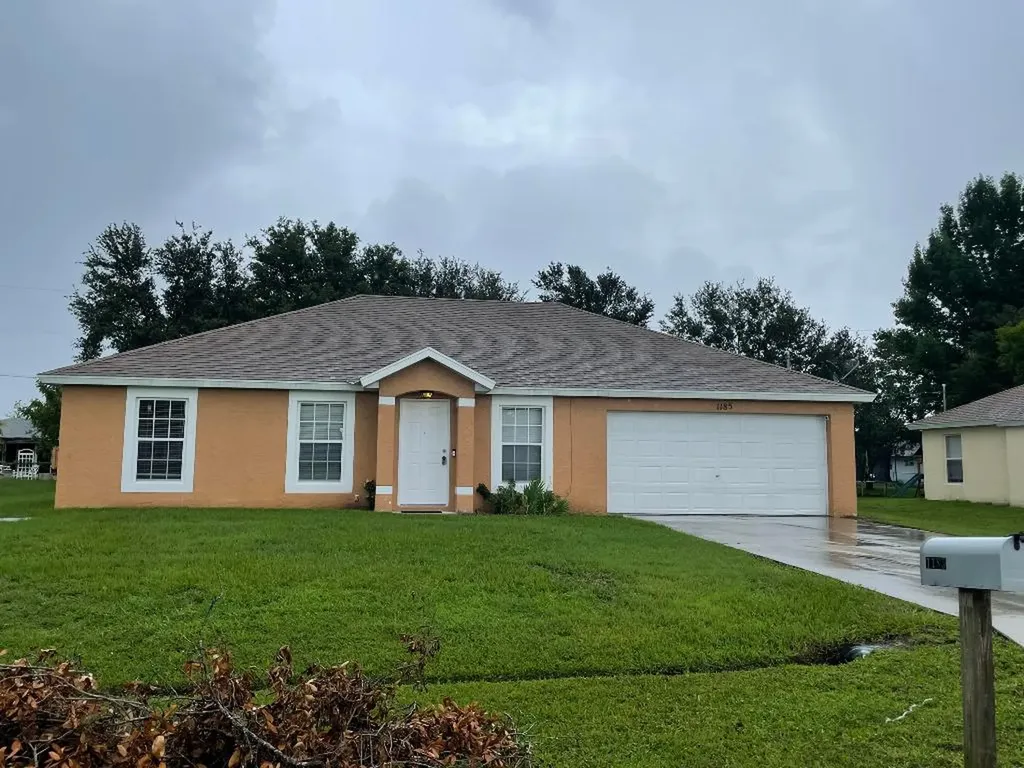 1185 SE Puritan Lane Port St Lucie FL 34983
