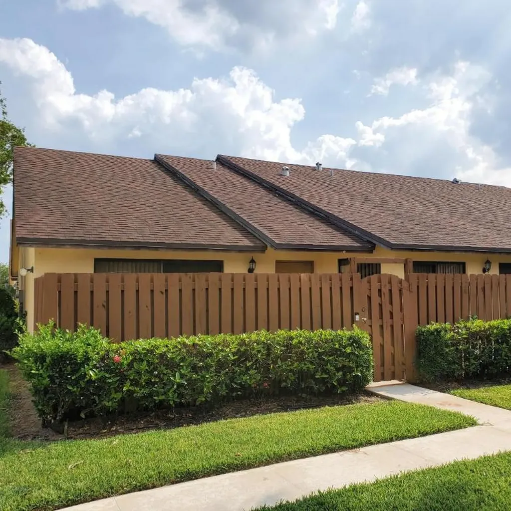 352 Springdale Circle Palm Springs FL 33461