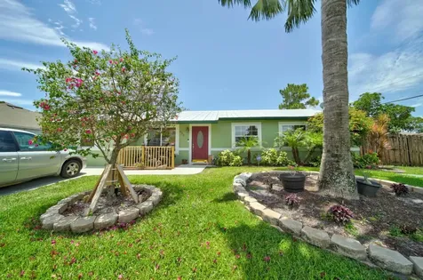 526 SE Thanksgiving Avenue Port St Lucie FL 34984