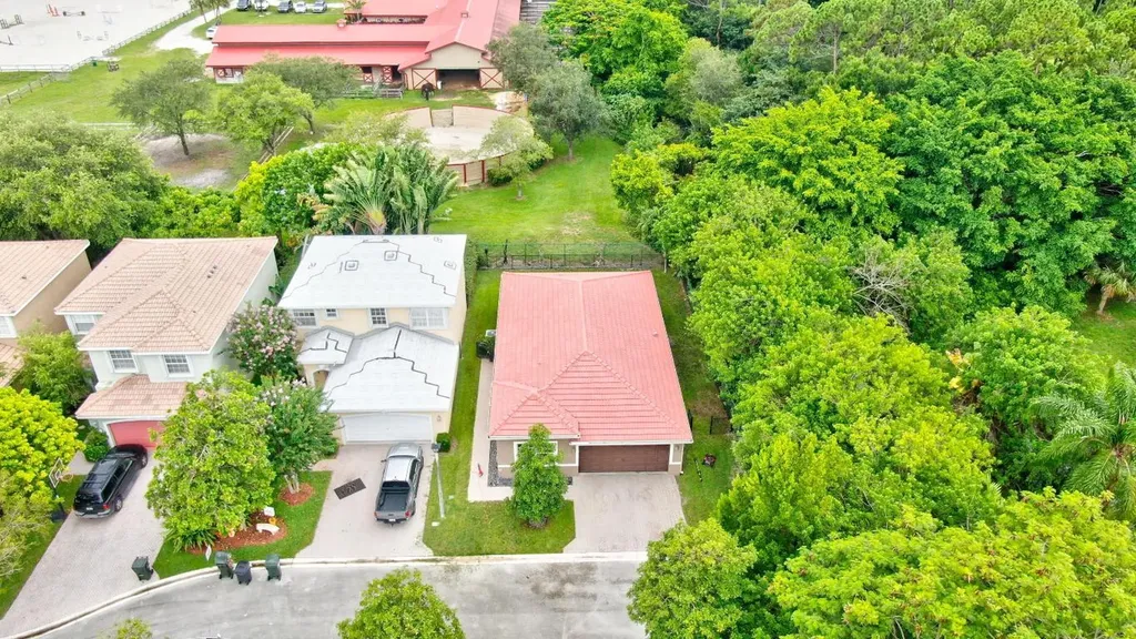7167 Crescent Creek Lane Coconut Creek FL 33073