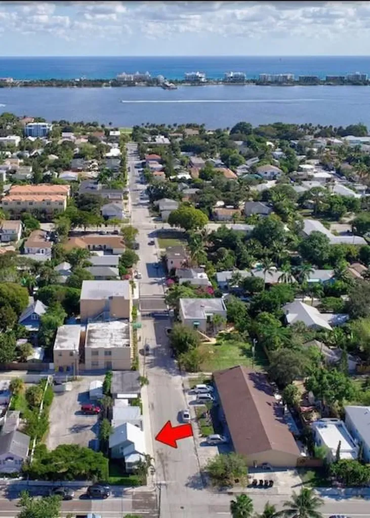 232 S L Street Lake Worth Beach FL 33460