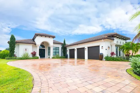 130 SE Fiore Bello Port St Lucie FL 34952
