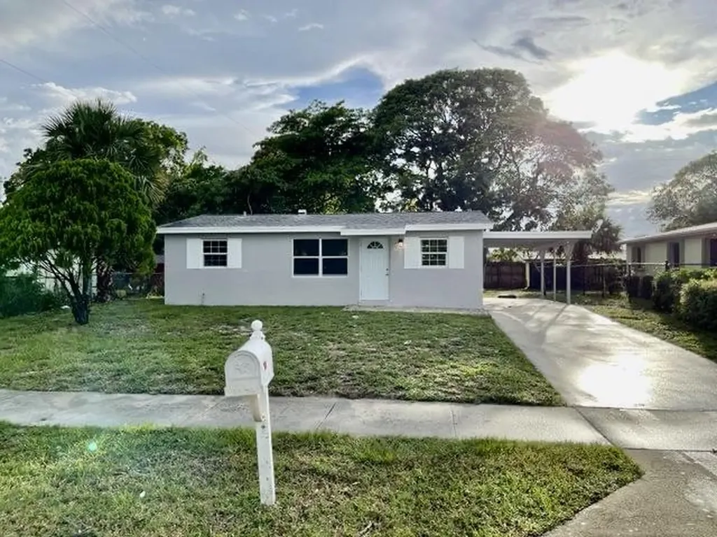 308 NW 11th Avenue Delray Beach FL 33444