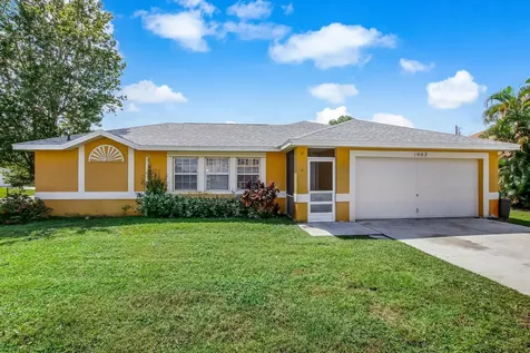 1002 SW Charcoal Avenue Port St Lucie FL 34953