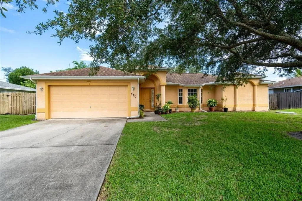 580 SE Sunnybrook Terrace Port St Lucie FL 34983