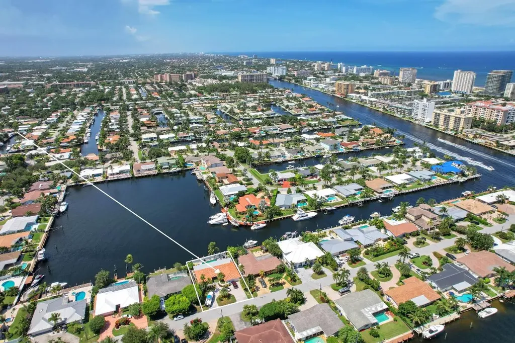 2761 NE 8th Court Pompano Beach FL 33062