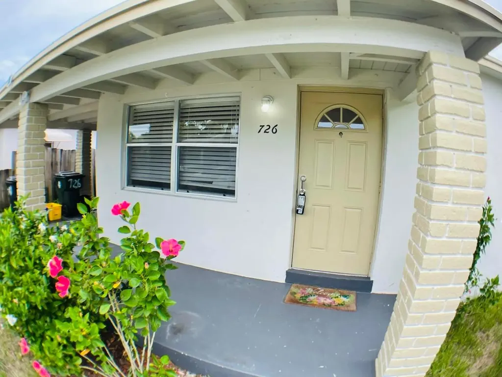 726 S D Street Lake Worth Beach FL 33460