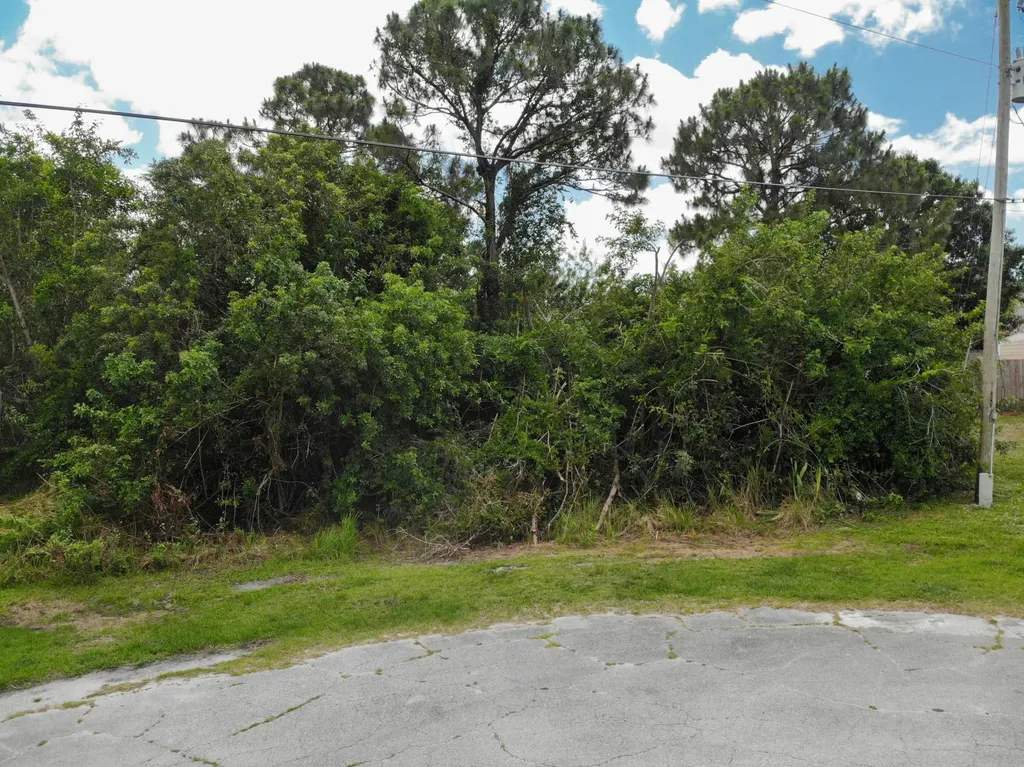 6430 NW Polly Court Port St Lucie FL 34983