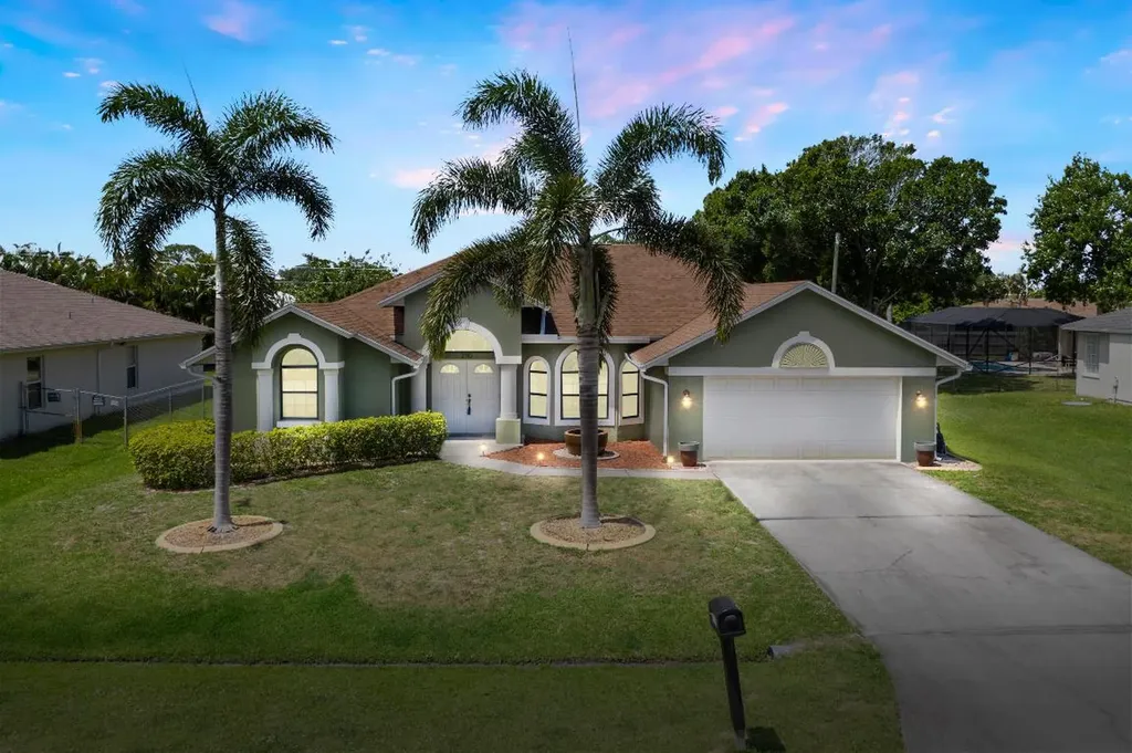 2110 SE Gaslight Street Port St Lucie FL 34952
